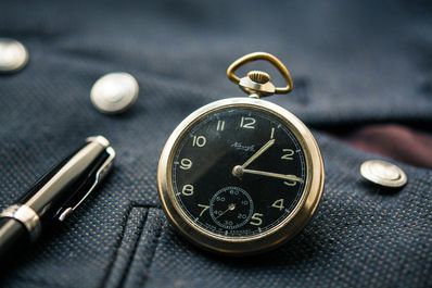 Symbolbild Zeit eine Uhr
